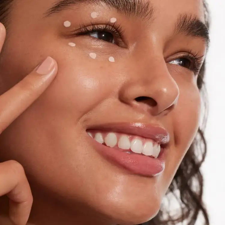 Bright-Eyed - Crema para ojos SPF 40, ilumina y protege el área de ojos