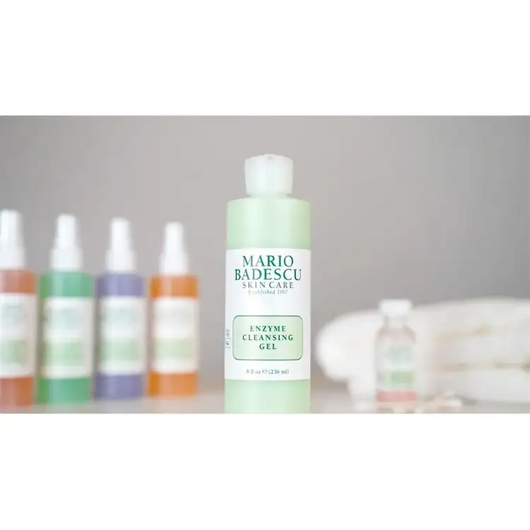 Enzyme Cleansing Gel limpiador elimina las impurezas