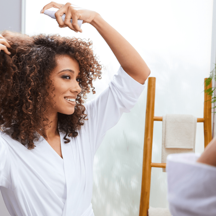 Lift & Repair Treatment Spray fortalece y protege el cabello