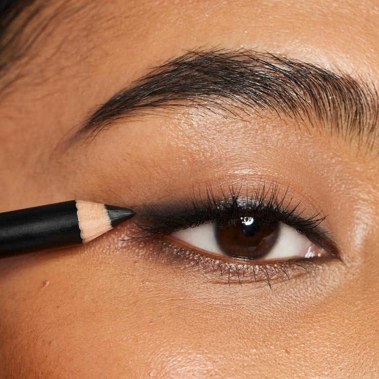 e.l.f. Smoky Kohl Eyeliner Lápiz delineador de ojos kohl suave para crear looks de ojos ahumados y difuminados