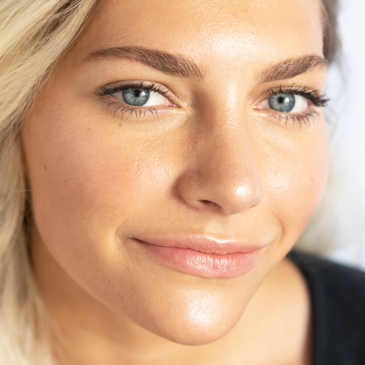 Iluminador de vainilla - Maximiza las facciones del rostro