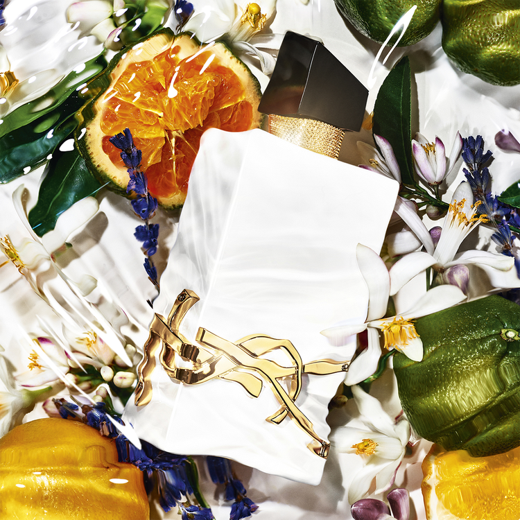 Libre L'Eau Nue - Eau de Parfum 90 ml, captura la elegancia de la mujer moderna