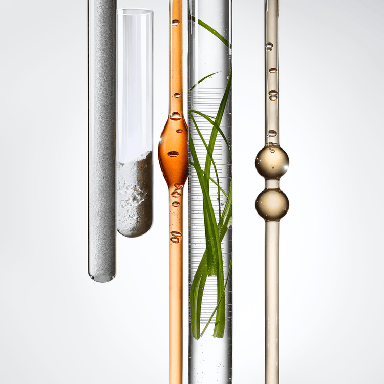 Even Better Clinical™ Radical Dark Spot Corrector + Interrupter - Suero antimanchas, reduce visiblemente las decoloraciones