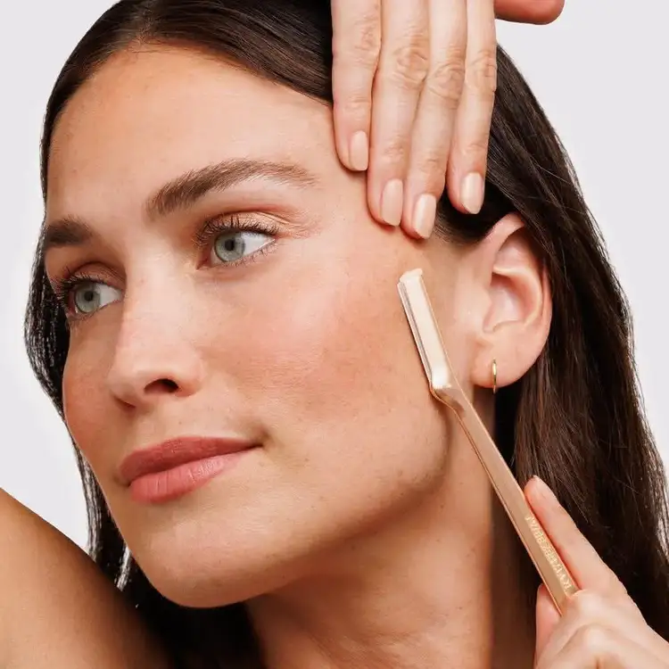 Rose Gold - Navaja facial, ayuda a una suave exfoliación de la piel