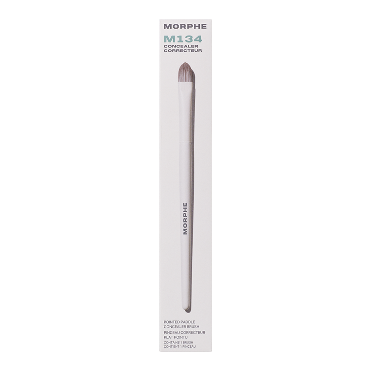 M134 Pointed Paddle Brocha correctora perfecciona el contorno de ojos