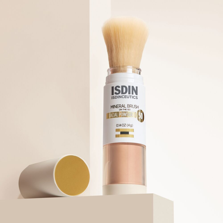 Isdinceutics Mineral Brush Protector solar facial control de brillo