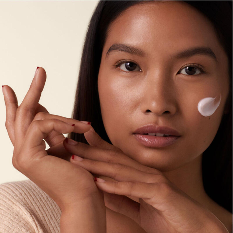 White Lucent Brightening Gel Cream Gel crema iluminador unifica tono y aporta luminosidad