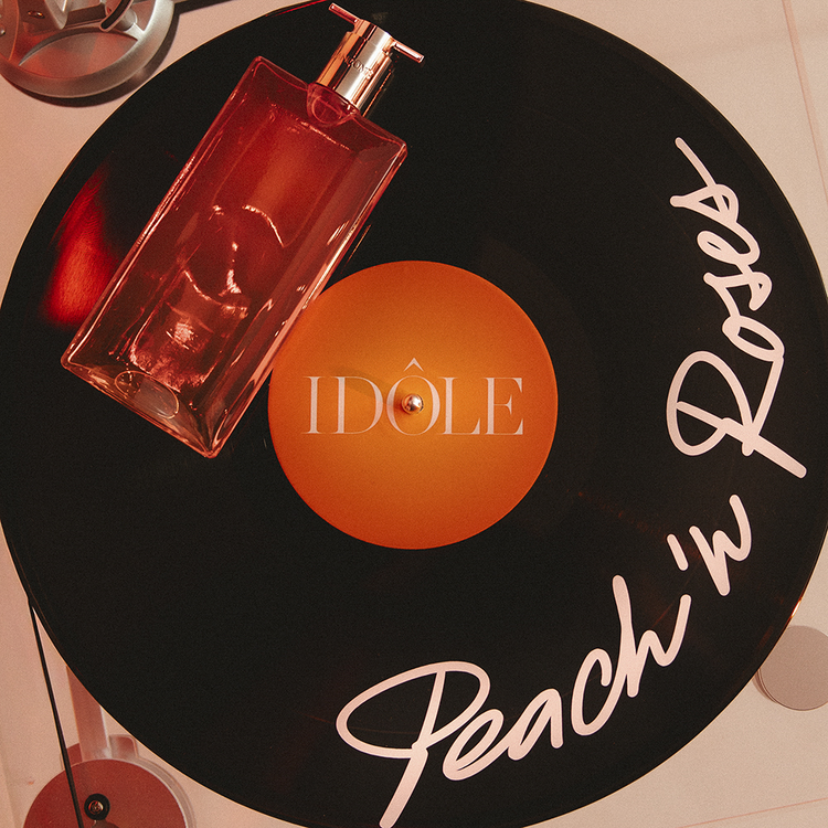 Idôle Peach'N Roses - Eau de Parfum, te envuelve en un estado de ánimo dulce y atrevido
