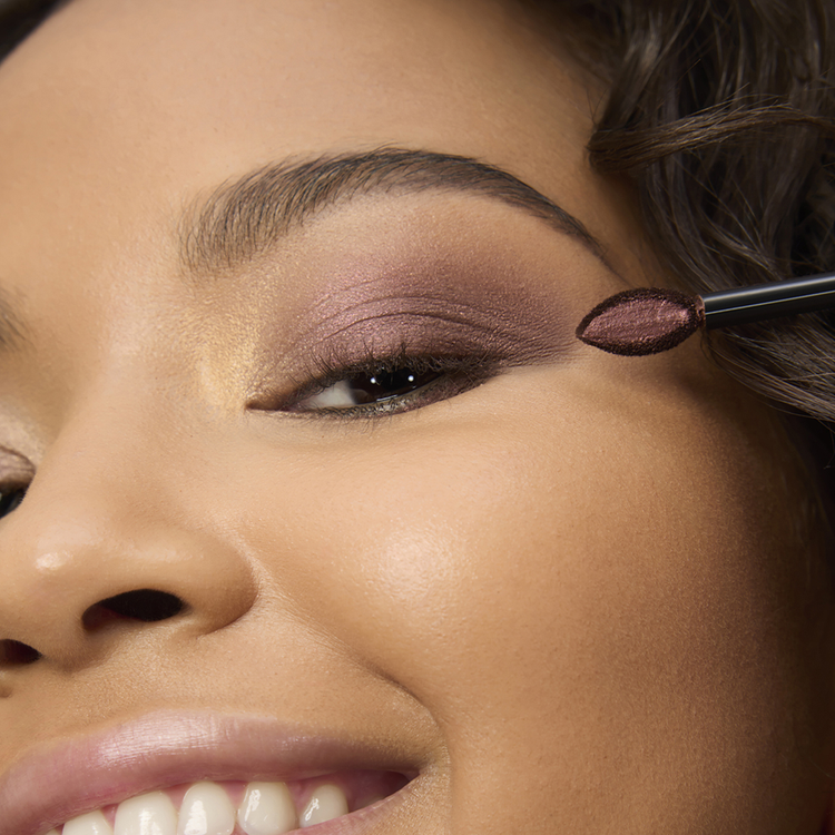 Idôle Tint Sombra de ojos líquida versátil mate o brillante, larga duración