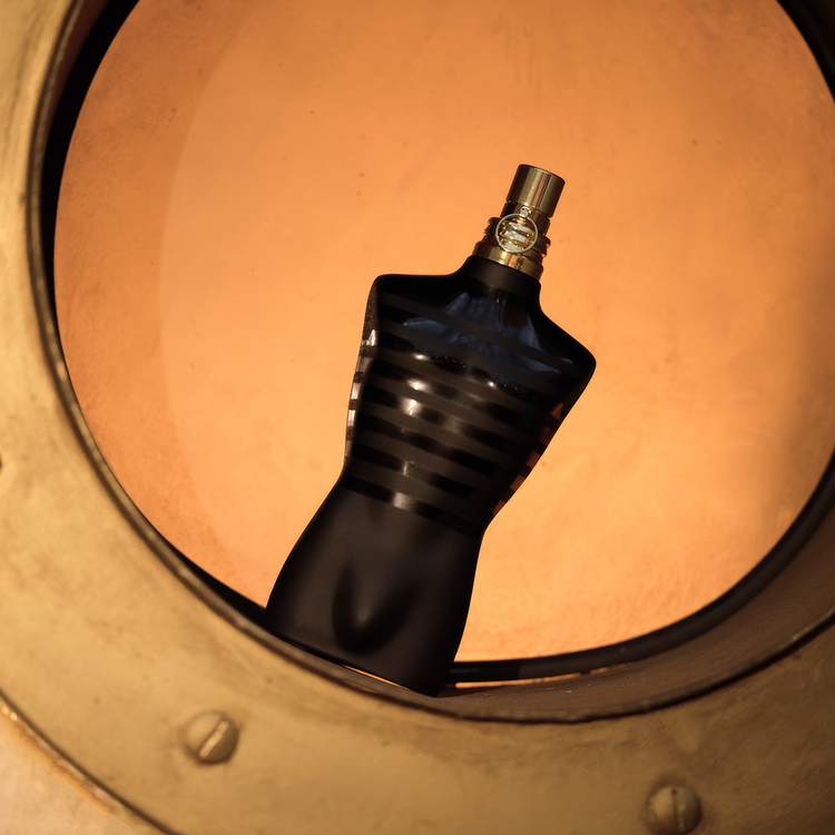 Le Male Le Parfum - Eau De Parfum, una elegancia dueña de una estela ámbar amaderada