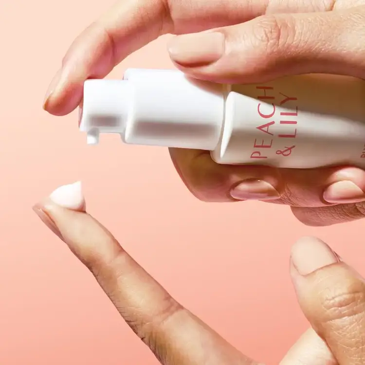 Pure Peach Crema para ojos reduce los signos del envejecimiento