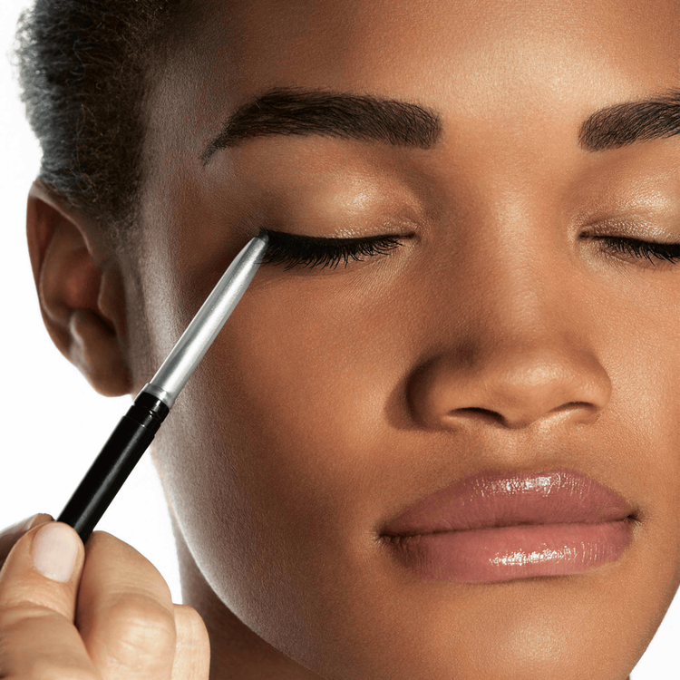 High Impact™ Kajal Eyeliner Delineador de ojos