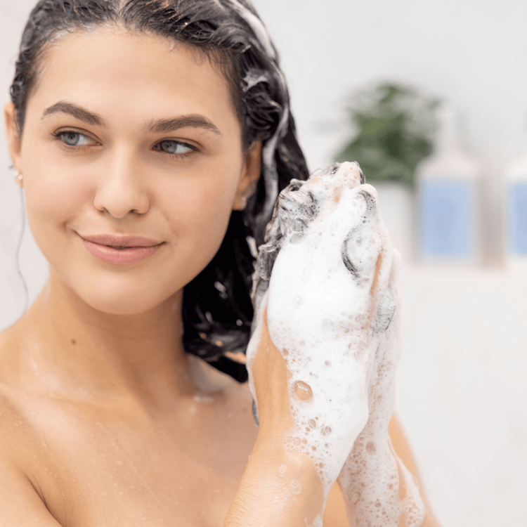 Liquid Glass - Shampoo alisante, acabado suave, brillante y sin frizz