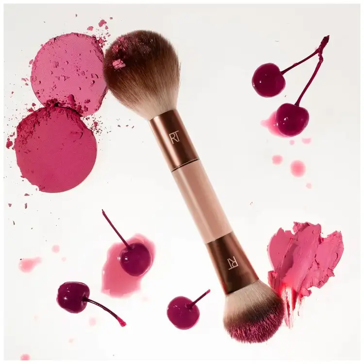 Cherry On Top - Its All Blush Brush Brocha para rubor