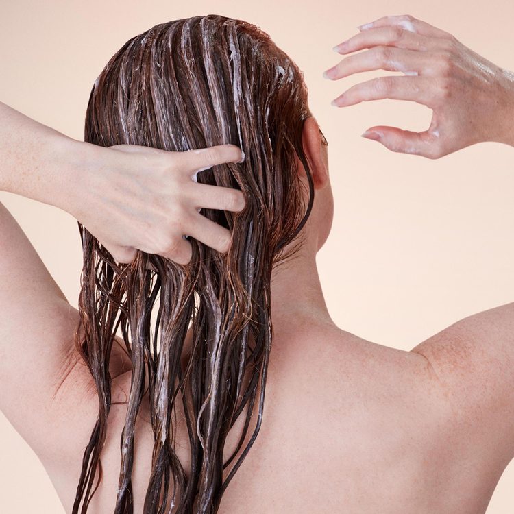 Curl Talk Bond Acondicionador reparador fortalece y repara los rizos