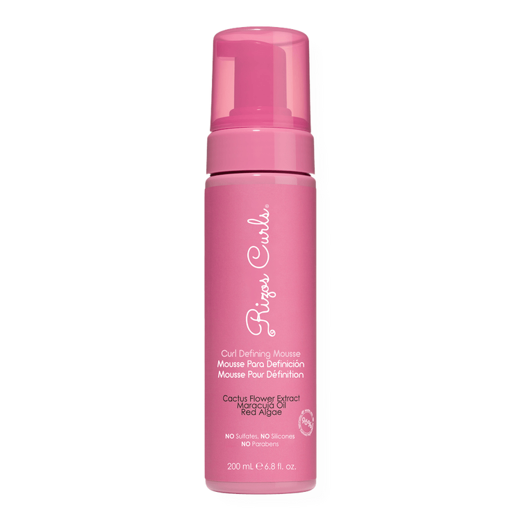 Curl Defining Espuma definidora combate el frizz