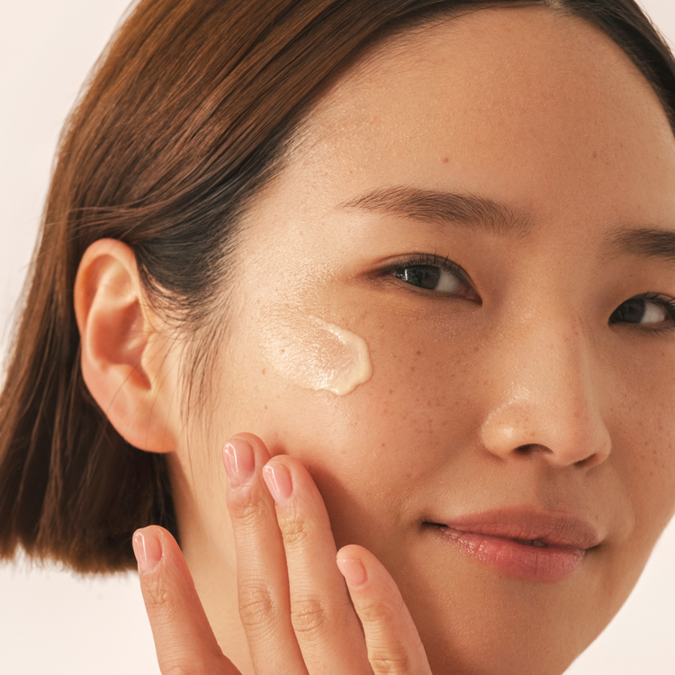 Brightwave 10% Vitamin C + Peptide Brightening Suero ilumina la piel