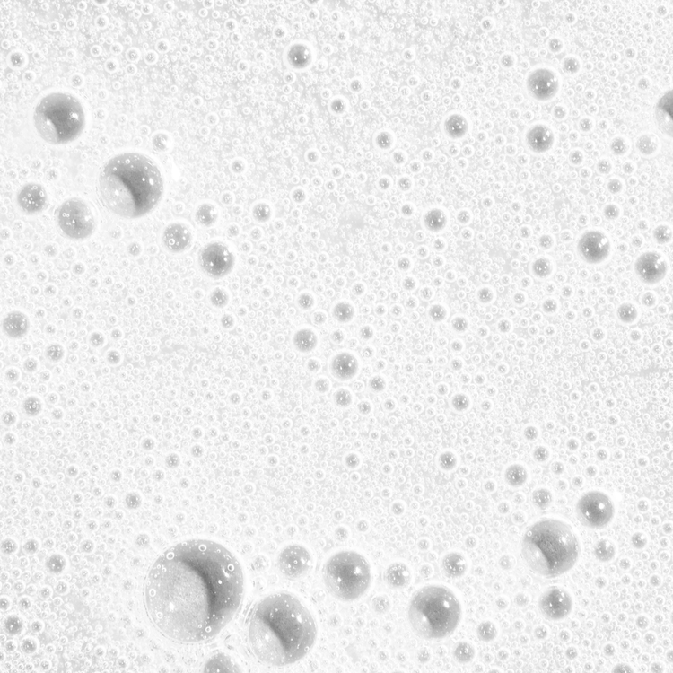 Bond Rx Shampoo limpia suavemente