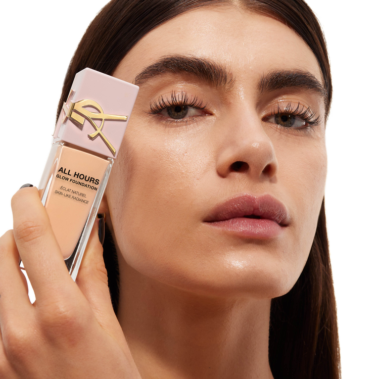 Foundation Glow Base de maquillaje cobertura total y sensación ligera