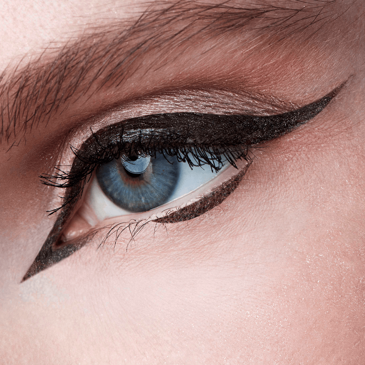 Stay All Day Waterproof Liquid Eye Liner - Micro Tip Delineador líquido de ojos resistente al agua