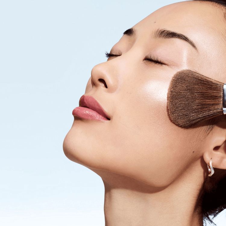 True Highlight Weight - Iluminador, resalta la luminosidad de la piel