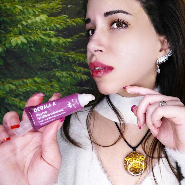 Stem Cell Eye Lifting Treatment with Copper Peptides Tratamiento lifting para ojos reafirma la zona de los ojos