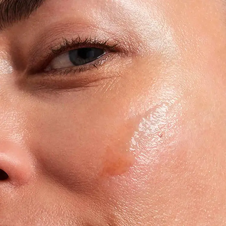 Double Serum Light Sérum doble tez luminosa, unificada y poros atenuados