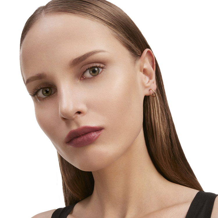 Touche Éclat Barra de labios disimula ojeras y añade luminosidad