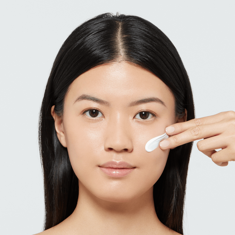 Lancôme Uv Expert Milky Bright Spf50 Protector solar protehe contra rayos UBV, UVA y contaminación urbana