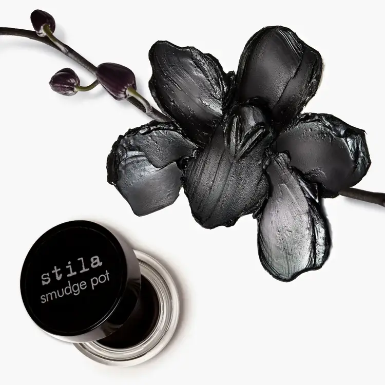 Smudge Pot Gel Delineador en gel y sombras 2 en 1