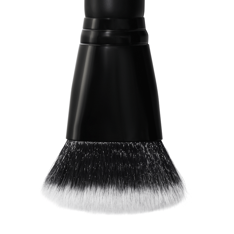 e.l.f. Liquid Bronzer & Contour Brush Brocha de doble extremo para bronceador líquido y contorno