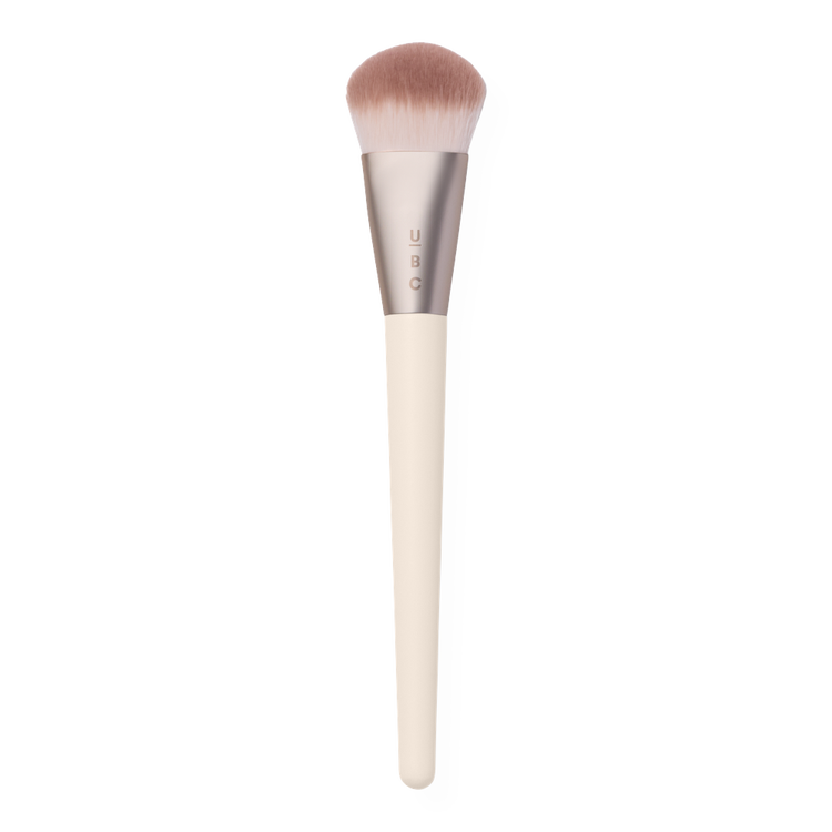 Contoured Foundation Brush 102 Brocha contorneada para base ideal para base