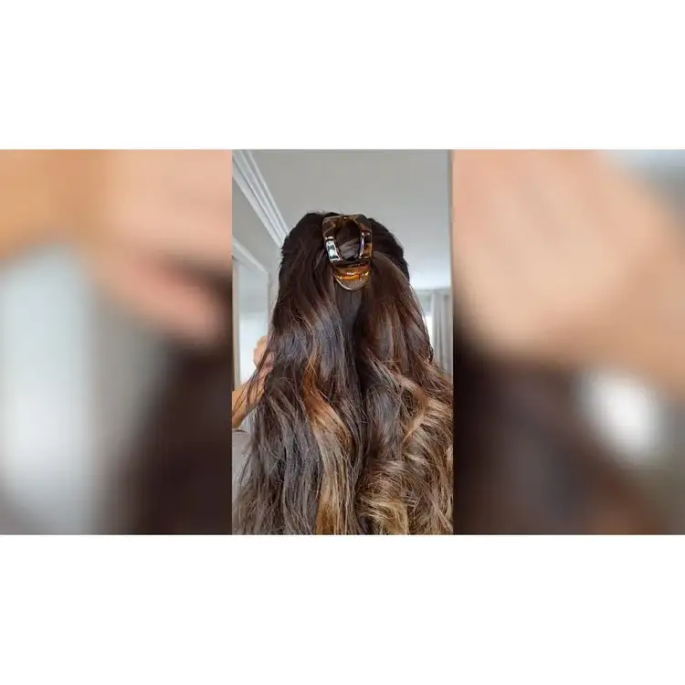 Tortoise Cloud Flat Pinza tipo garra estiliza tu cabello