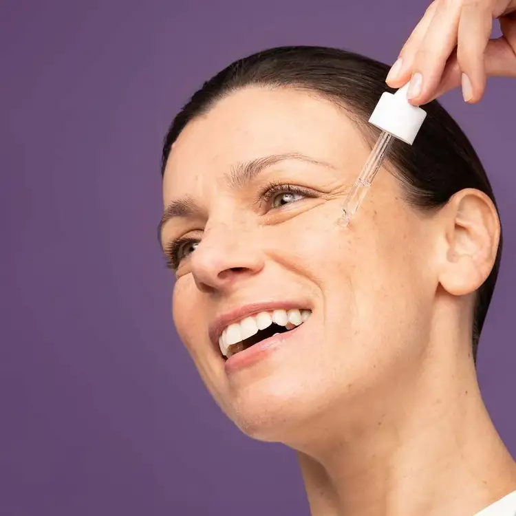 Vitamin C - Suero facial, corrige las manchas de la edad