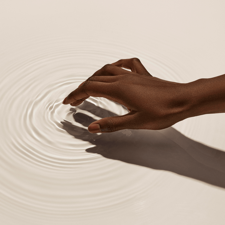 Hand Relief Crema hidratante hidrata y restaura la piel de las manos