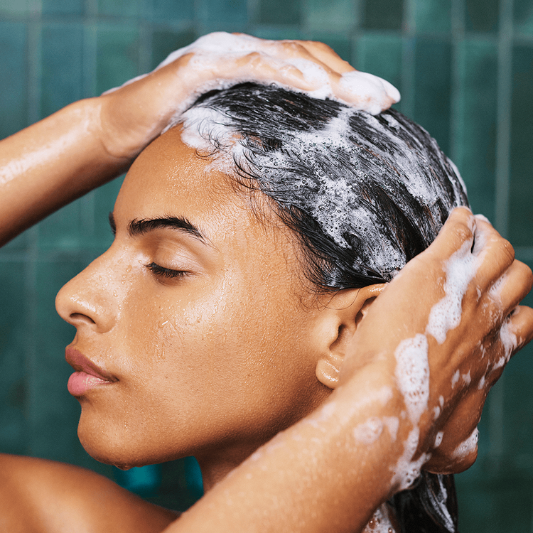 Botanical Repair Shampoo fortalece y repara el cabello dañado