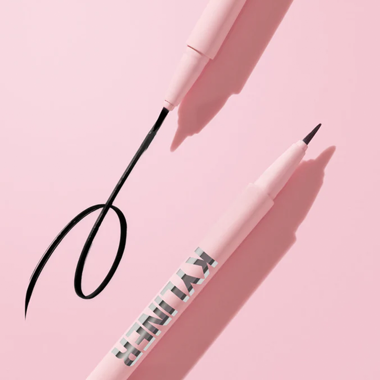 Kylie Liquid Pen Delineador para ojos larga duración