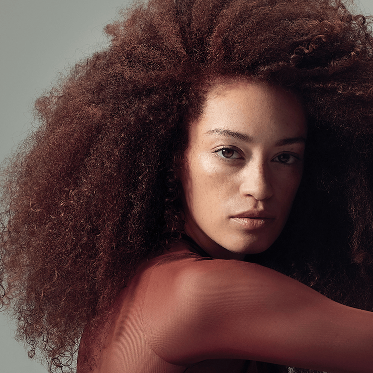 COLOR PROTECT Acondicionador fórmula ligera, ideal para cabello teñido.