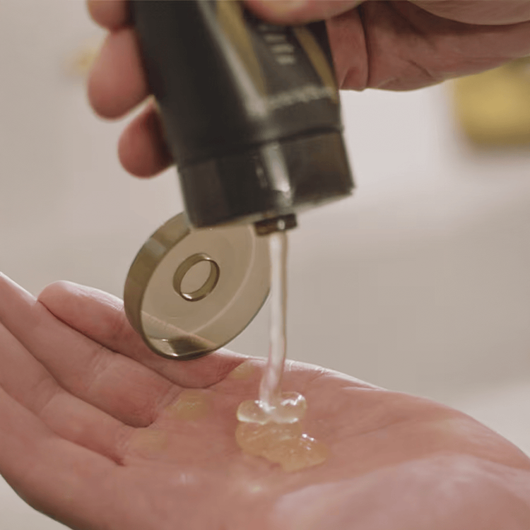 Men Pure-Formance Gel máxima fijación, control, definición y brillo