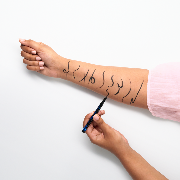 Eyeliner Pen Waterproof Delineador resistente al agua