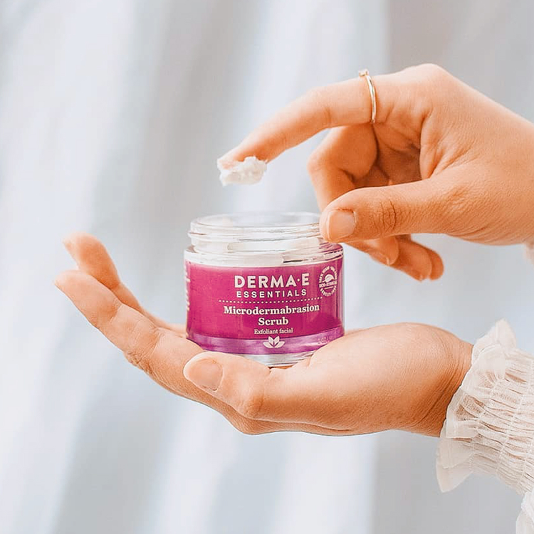 Dead Sea Salt Microdermabrasion Scrub Exfoliante facial exfolia la piel