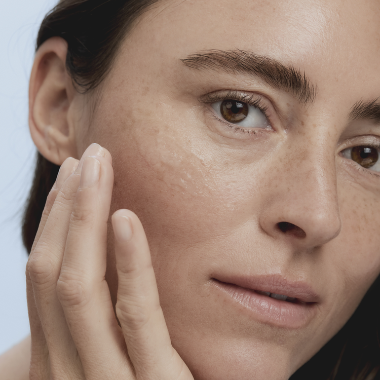 KAKADU Gel limpiador purifica y balancea