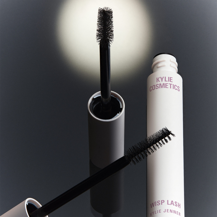 Kylie Wisp Lash Mini Mascara para pestañas alarga, curva y eleva