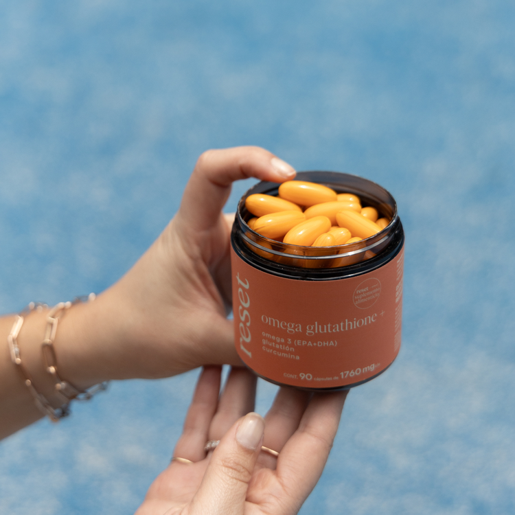 Omega Glutathione + Suplemento alimenticio contribuye a acciones antioxidantes, antiinflamatorias y salud metabolica