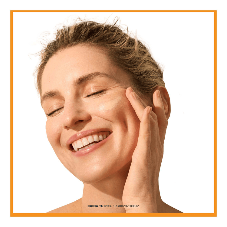 Hydro Fluid Protector Solar Facial textura ligera y confortable