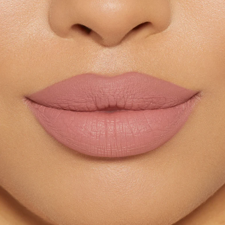 Kylie Matte Lip Kit - Labial líquido y delineador, hasta 24h de duración continua