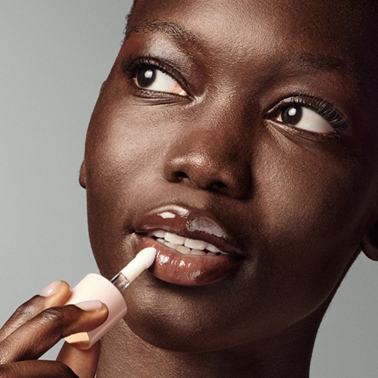 Pure Color Envy Nighttime Rescue Lip Oil Tratamiento labial en aceite