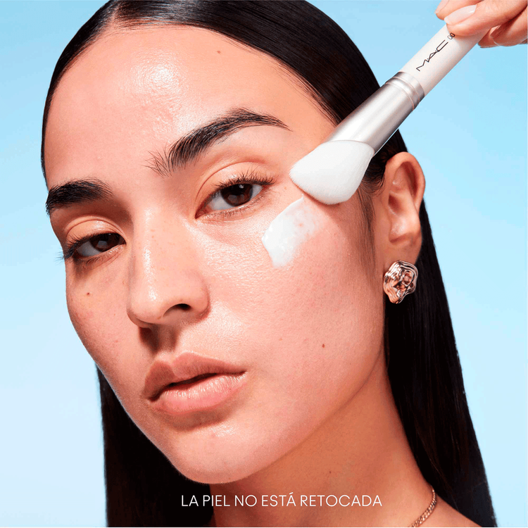 001 Serum + Moisturizer Brocha masajea, absorbe y da luminosidad