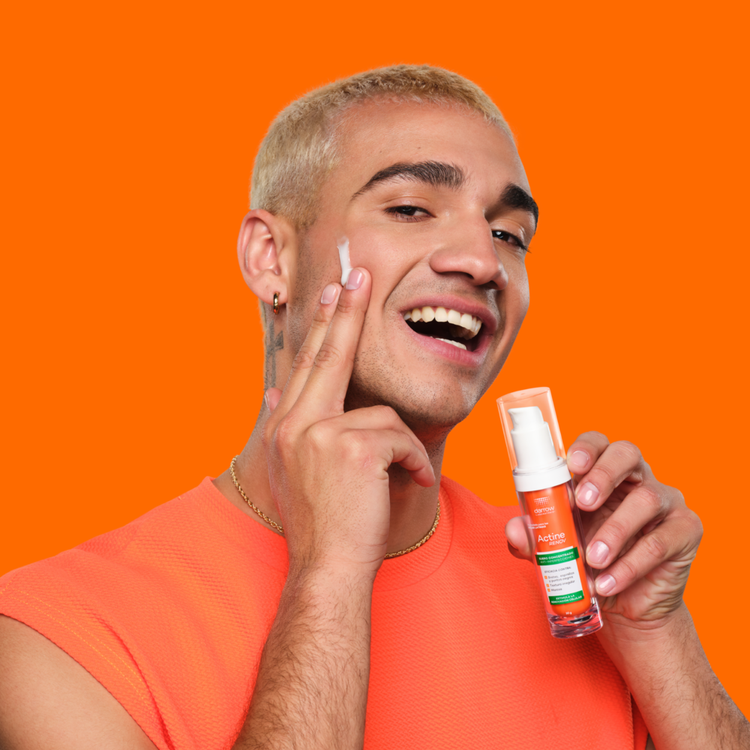 Actine Concentrado renovador antiacné contra: brotes, espinillas y puntos negros