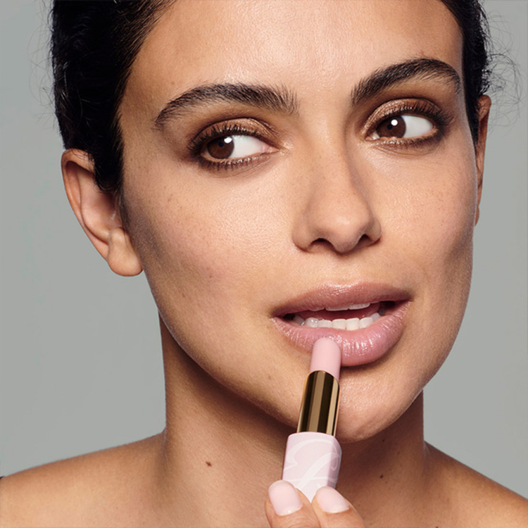 Pure Color Envy Replenish Lip Balm Bálsamo labial reparador